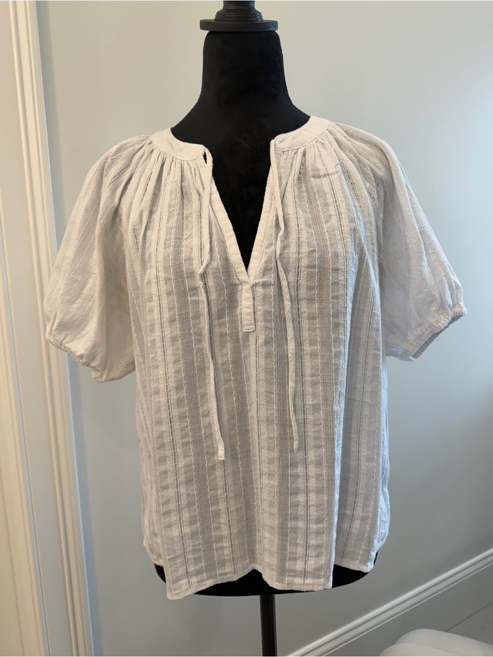 LOFT Bubble Sleeve Peasant Blouse with Tie Neck - runs large fits like a medium!